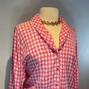 Vintage lipton’s 100% silk hot pink and cream houndstooth blouse size 14